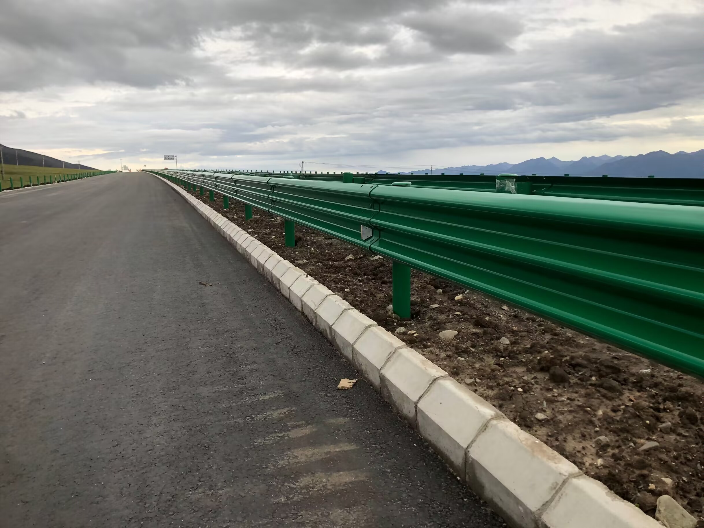 东兴区乡村公路波形护栏高速公路波形护栏 - 推荐